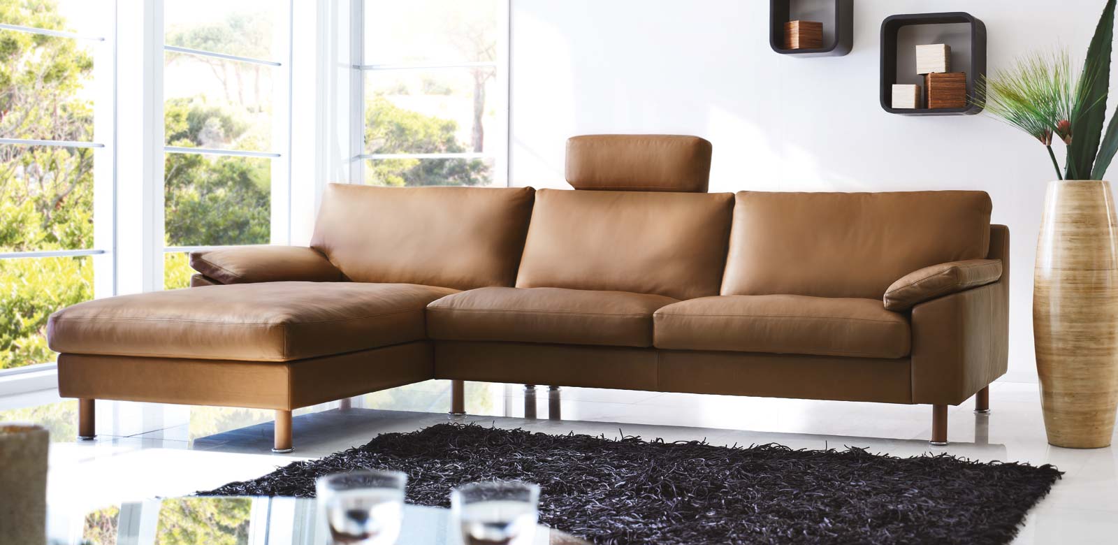 CL650 Longchair-Sofa aus braunem Leder mit Kopfstütze mittig