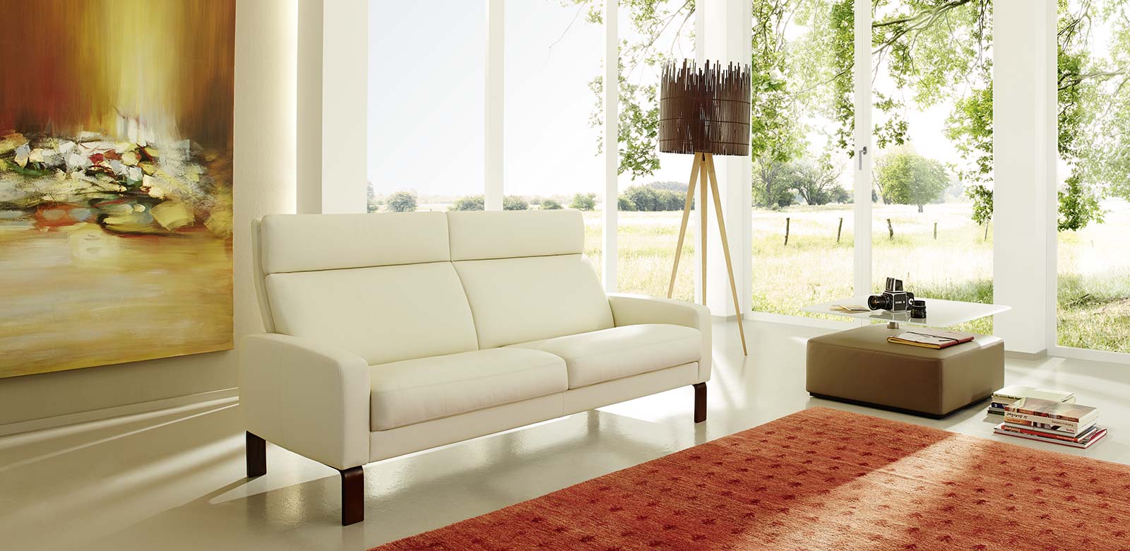 Scandinavian chic with the typical leather sofa features such as reduced lines and natural materials. The leather cover material together with the wooden feet and the clear design result in an unmistakable style.