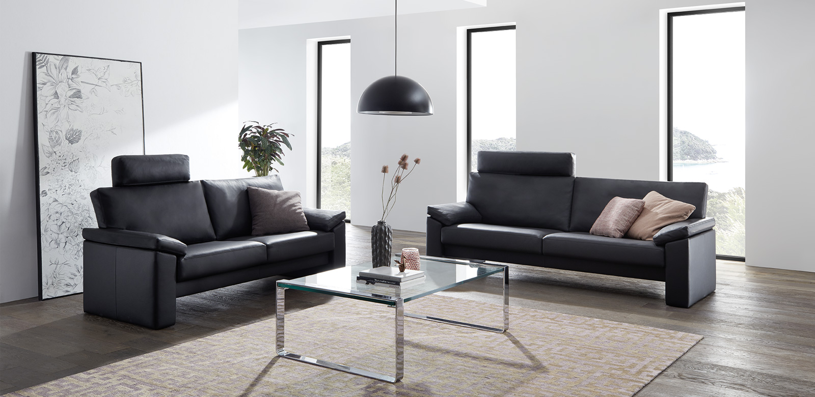 With its very modern look, this model combines our principle of Comfort® with an appealingly clear design language. Monaco flexibly adapts to your personal seating habits and preferences - and at the same time is a luxurious eye-catcher in your living ambience.
